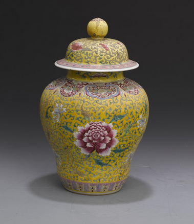 清晚期瓷器：光绪粉彩黄地缠枝牡丹将军盖罐