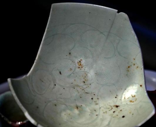 河南开封州桥遗址出土不同时期的瓷器